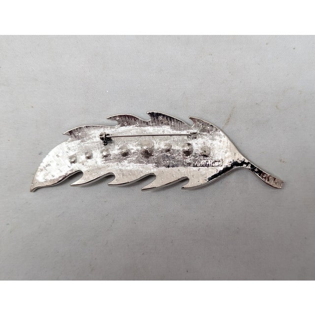 Vintage 1980s Signed Valentino Rhodium Plated Rhinestone & Faux-Pearl Leaf Brooch For Sale In Philadelphia - Image 6 of 6