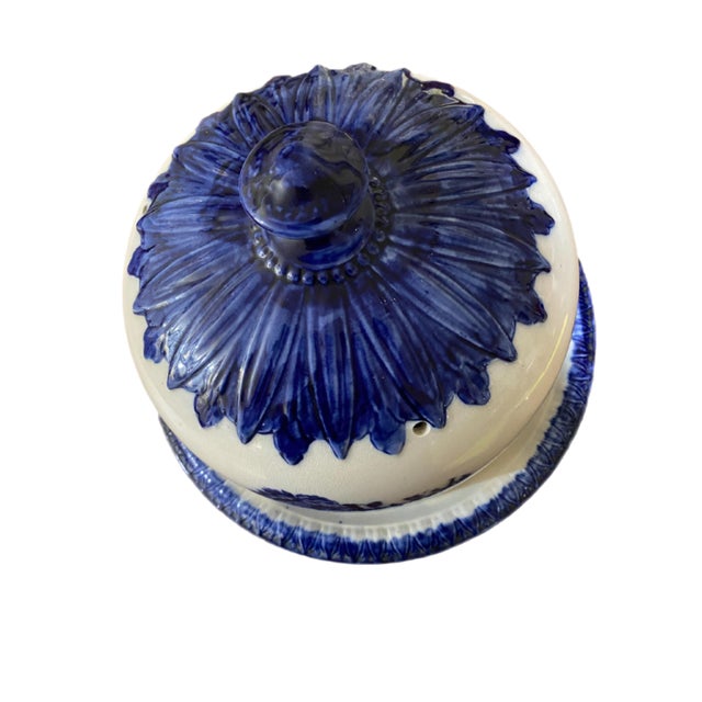 English Antique Staffordshire English Blue and White Ironstone Lidded Cheese Dome For Sale - Image 3 of 7