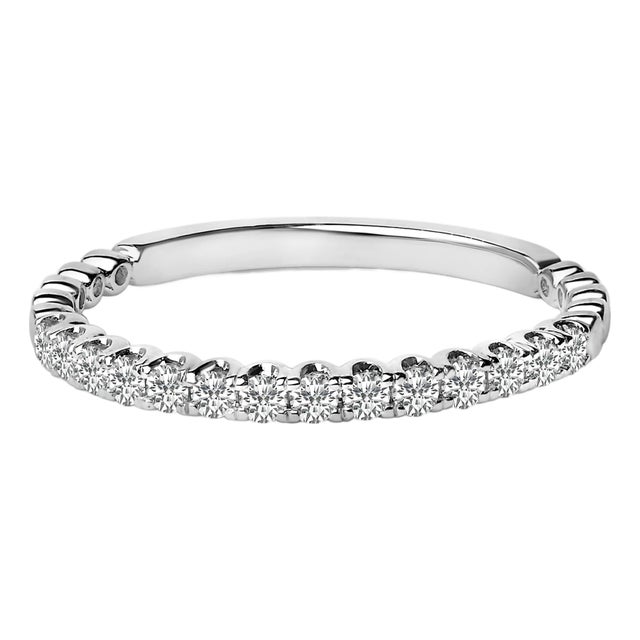 14K White Gold 1/4 Cttw Round Diamond Prong Set Wedding Band - Size 7.5 For Sale
