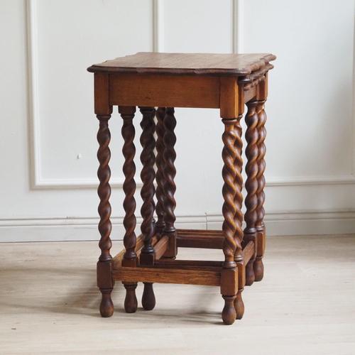 Baroque Antique Baroque Style Nesting Tables with Turned Legs, 1920, Set of 3 For Sale - Image 3 of 11