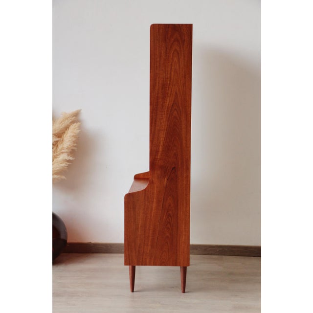 Scandinavian Teak Glass-Fronted Bookcase, 1960s For Sale - Image 17 of 18