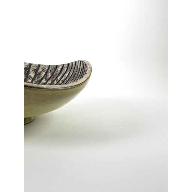 Sunflower Ceramic Bowl by Mari Simmulson for Upsala-Ekeby, Sweden, 1960s For Sale - Image 3 of 7