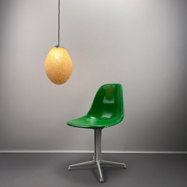 Mid-Century Modern Drop-Shaped Pendant Lamp in Plastic Granules, Germany, 1970s For Sale - Image 3 of 9