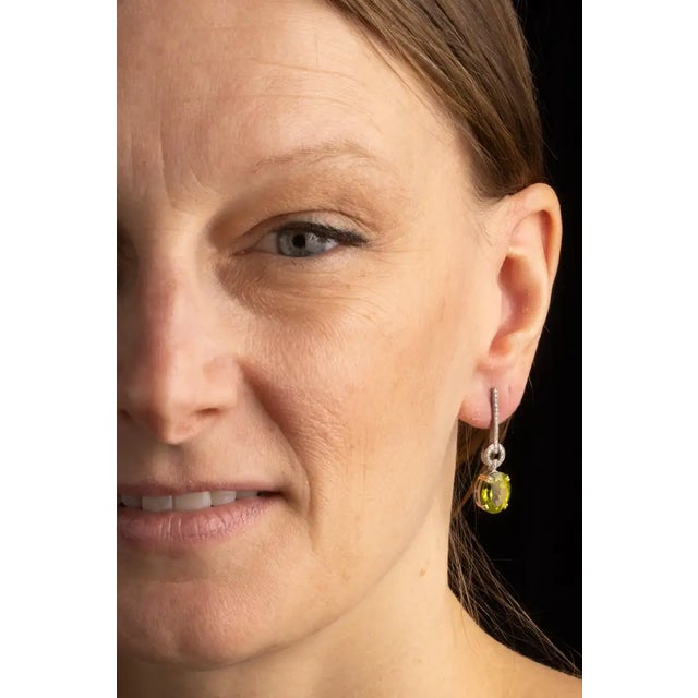 Contemporary Pair of Faceted Peridot and Diamond Drop Earrings For Sale - Image 3 of 4