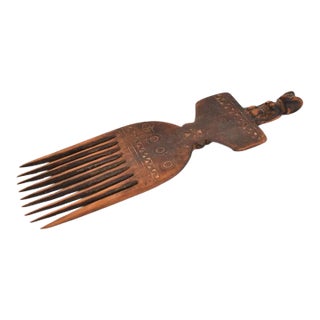 Early 20th Century Nyamwezi Mwana Hiti Figural Comb Tanzania For Sale
