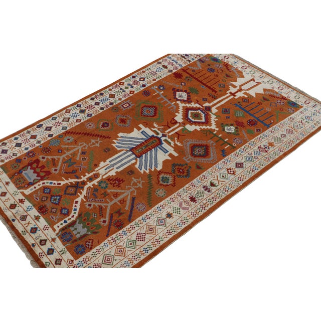 Hand-knotted in wool, this 6x10 rug is from the Modern Classics Collection by Rug & Kilim—inspired by antique Oushak rugs....