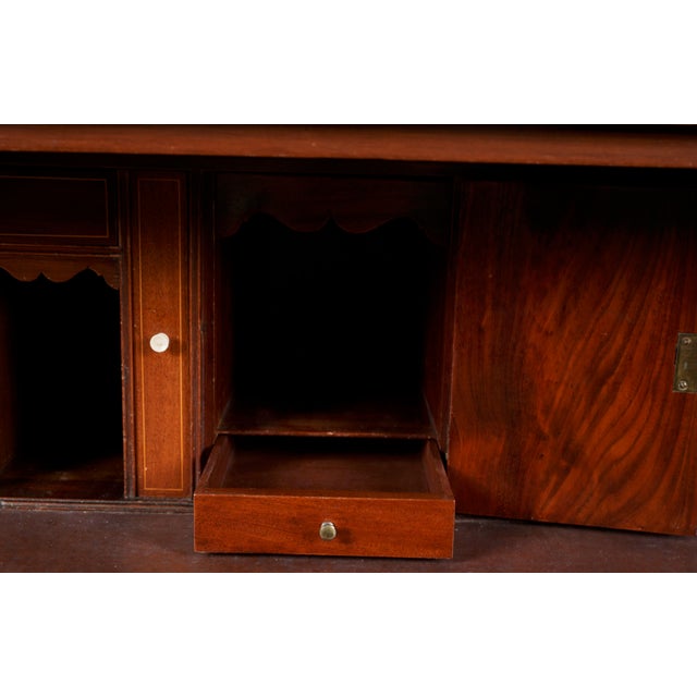 English Georgian Mahogany Secretary Chest With Fall-Front Writing Surface, C. 1790–1810 For Sale In Los Angeles - Image 6 of 13