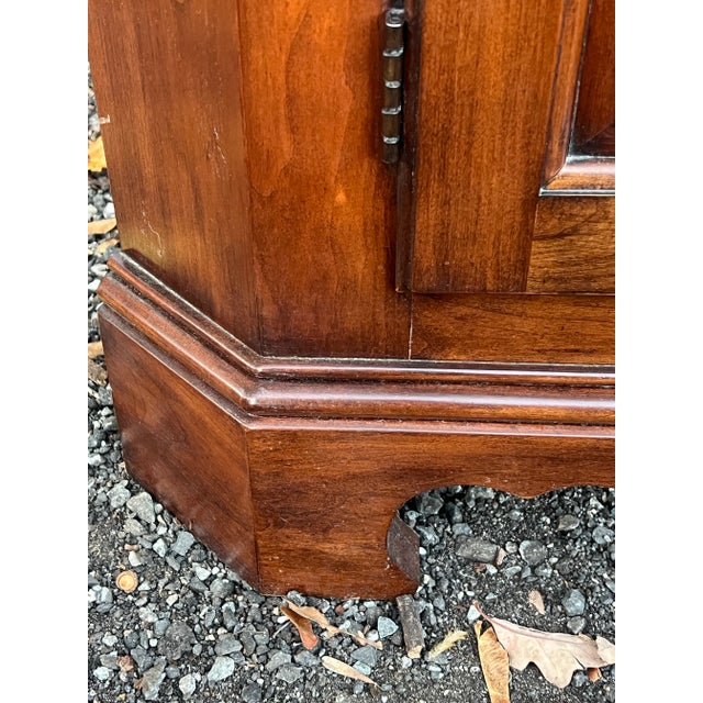 Statton Furniture Centrnnial Finish Chippendale Corner Cabinrt For Sale - Image 9 of 11