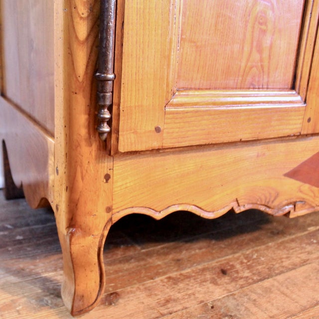 Small French Provincial Elm Cabinet, 19th Century For Sale - Image 6 of 14