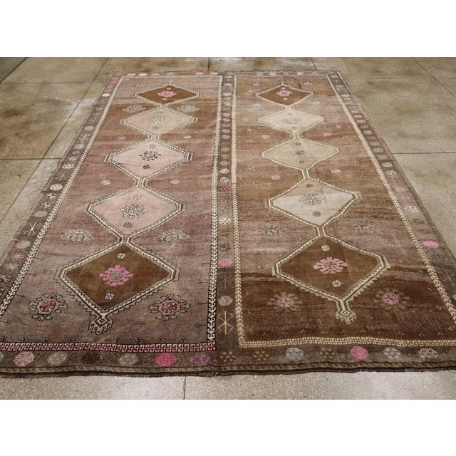 Galerie Shabab Collection Mid-20th Century Turkish Anatolian Room Size Carpet For Sale - Image 4 of 10