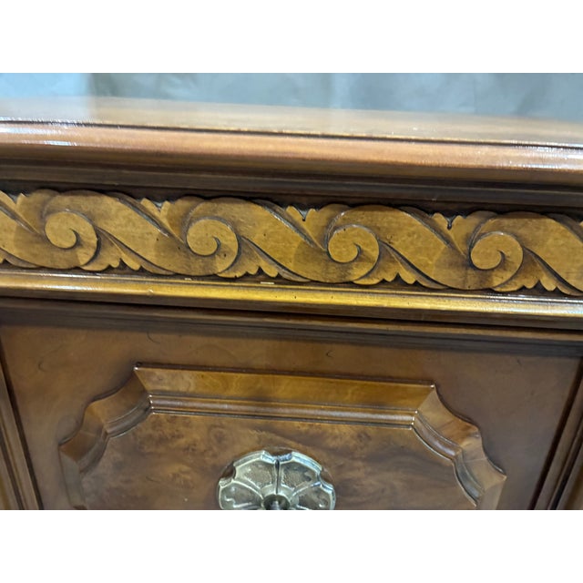 Vintage Italian Neoclassical Tuscan Style Burl Wood Nightstands - A Pair For Sale - Image 10 of 14