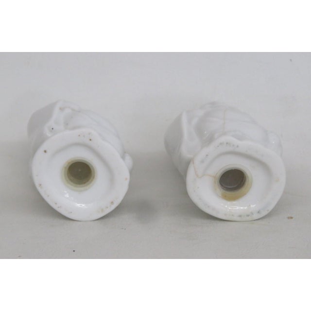 Mid 20th Century White Ceramic Salt and Pepper Shakers 2pc Pair Laughing Buddha Figurines For Sale In Miami - Image 6 of 10