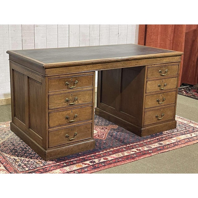 Early 20th century English flat desk in oak - Desk can be disassembled into 3 parts - L=1.43m W=75cm H=75cm.