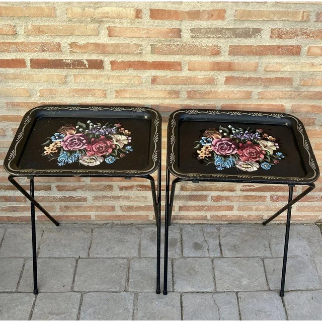 1960s Mid-Century Black Metal Serving Trays on Folding Stand from CrestLine, 1960s, Set of 2 For Sale - Image 5 of 15