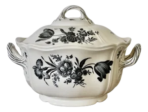 Antique Creamware Tureen with Flowers from Wedgwood, 1910s