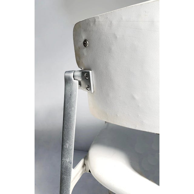 Mid 20th Century Dan Johnson for Shelby Williams Aluminum Armchair - rare variation For Sale - Image 5 of 6