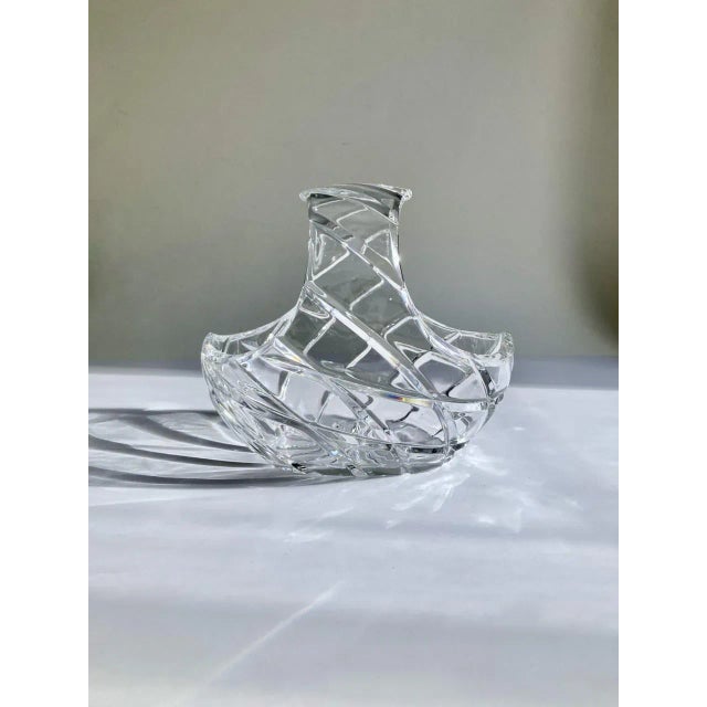 Brilliant Crystal Basket Bowl with balanced handle. Featuring a smooth cut diagonal design with pinwheel to base. Fruit....