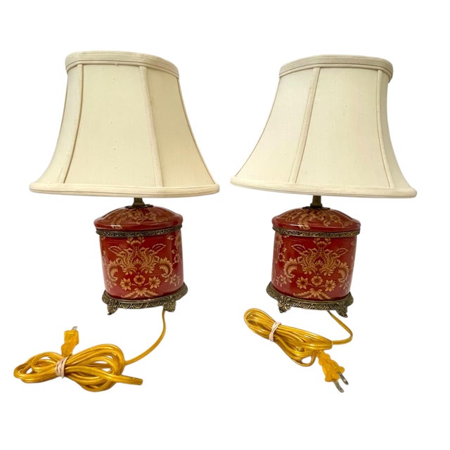 Late 20th Century 2 VTG Oriental Lamps Chinoiserie HandPainted Floral Red & Gold Porcelain. Bronze For Sale - Image 5 of 7
