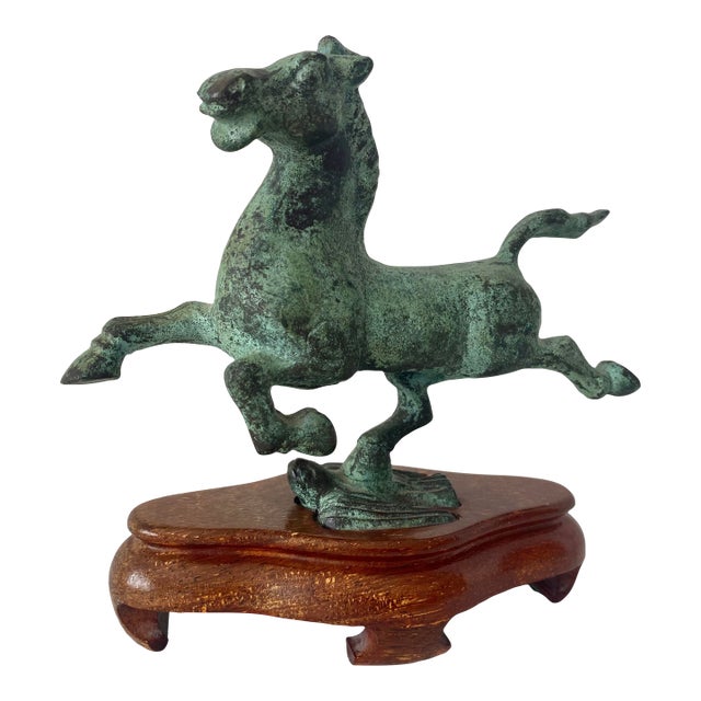Mid-Century Bronze Asian Han Dynasty "Flying Horse of Gansu" on Carved Wooden Base Excellent Condition For Sale