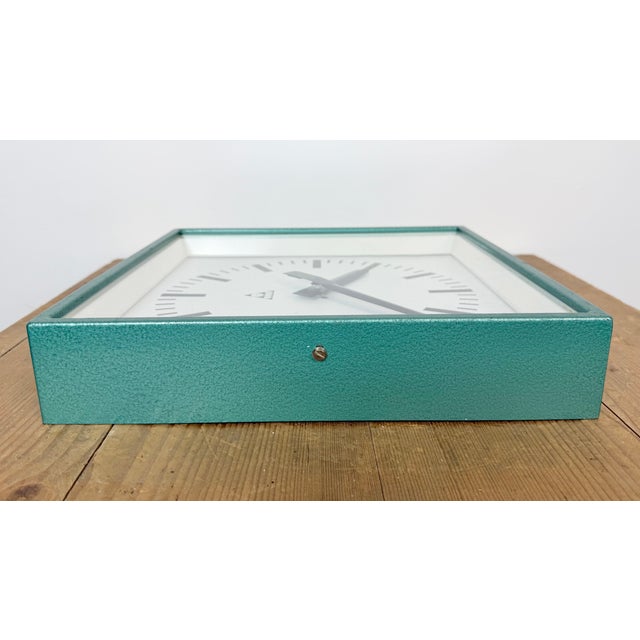 Industrial Square Green Wall Clock from Pragotron, 1980s For Sale - Image 14 of 17