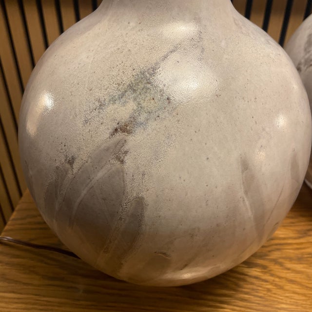 Pair of Vintage Ceramic Table Lamps – Organic Modern Sculptural Pottery, Mineral Glaze (Kelly Wearstler Style) For Sale - Image 4 of 12