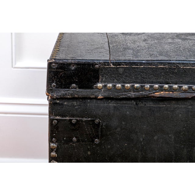 Black Antique Leather Stage Coach Traveling Trunk For Sale - Image 8 of 16