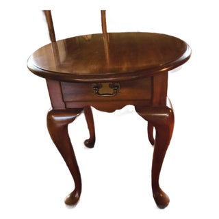 Vintage Pennsylvania House Solid Cherry Queen Anne Oval End Table With Drawer - Pristine Condition For Sale