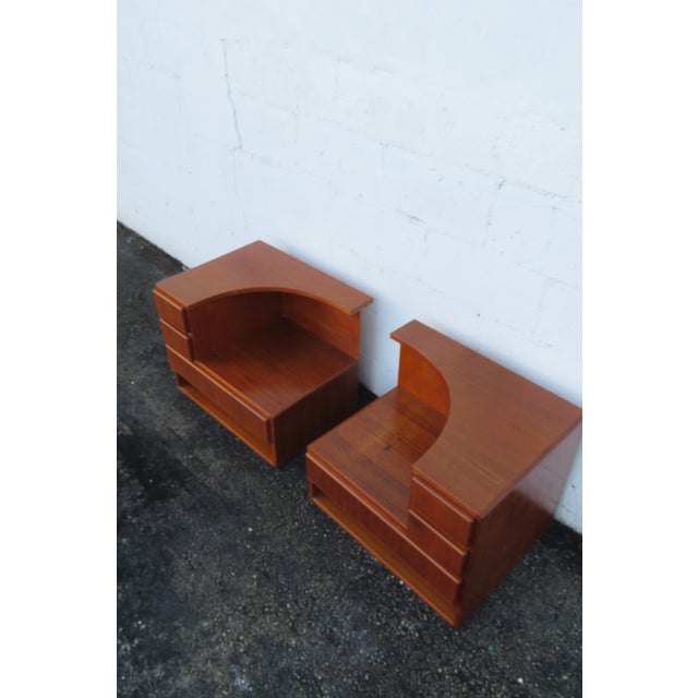 Mid-Century Modern Komfort Danish Modern Large Nightstands End Bedside Tables a Pair 6177 For Sale - Image 3 of 18