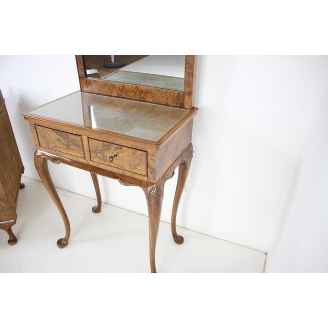 Gold Art Deco Burr Walnut Vanity with Mirror and Cabinet, Czechoslovakia, 1920s, Set of 3 For Sale - Image 8 of 18