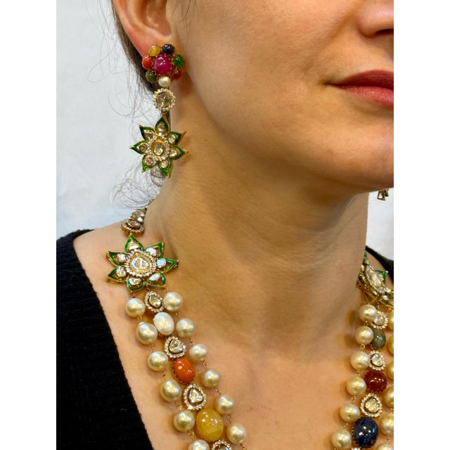 Mughal Magnificenct Traditional Rose Cut Diamond & Navratan 18 Kt YG Bridal Set For Sale - Image 10 of 18