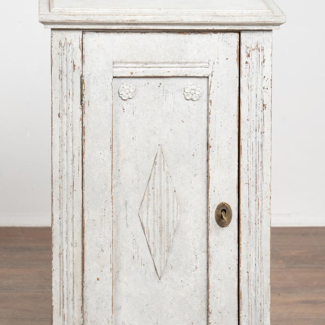 White Pair of 19th Century Swedish Gustavian White Painted Cabinets Nightstands For Sale - Image 8 of 17