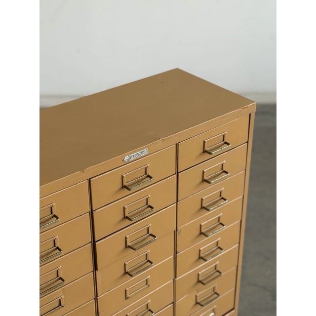 Industrial Vintage Steelmaster Industrial Multi-Drawer Cabinet For Sale - Image 3 of 15