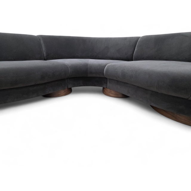 Textile Postmodern Vladimir Kagan Style Serpentine Sectional Sofa Newly Reupholstered For Sale - Image 7 of 9