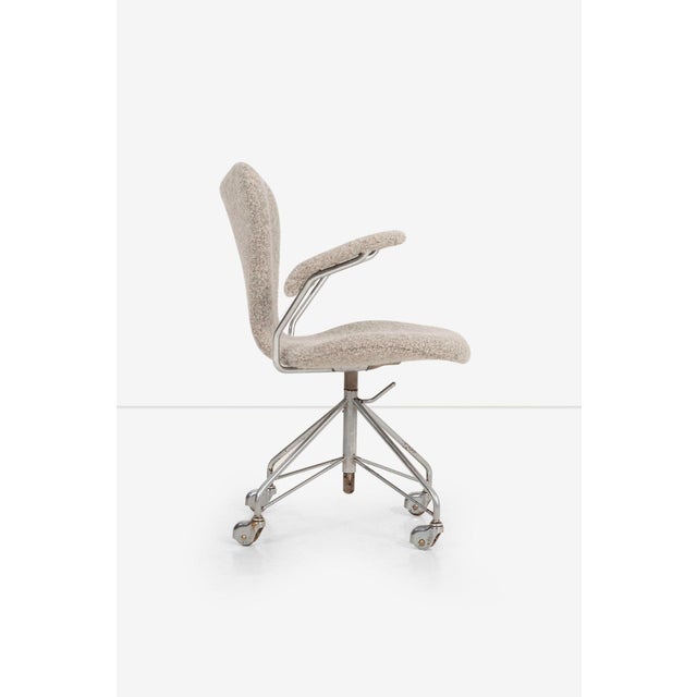 Textile 1960s Arne Jacobsen Sevener Desk Chair, Model 3117 For Sale - Image 7 of 12
