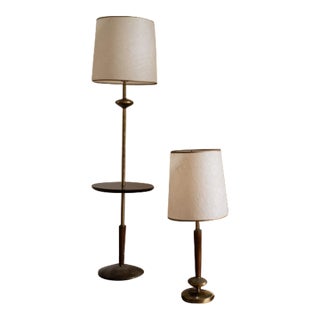 Mid-Century Brass and Wood Floor Lamp With Integrated Side Table For Sale