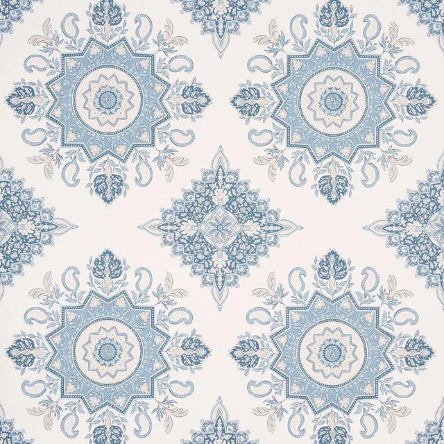 Sample - Schumacher x Mark D. Sikes Montecito Medallion Wallpaper in China Blue For Sale