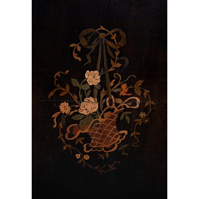 Louis XV-Louis XVI Transition Display Cabinet in Marquetry of Precious Woods, Early 19th Century For Sale - Image 14 of 18