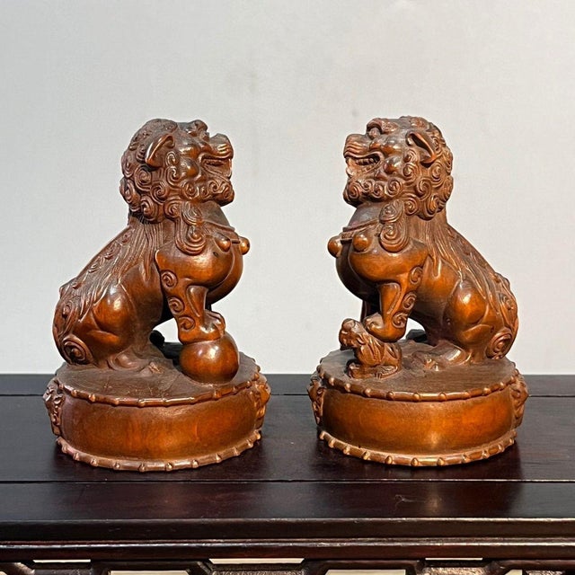 Brown Vintage Boxwood Carved Foo Dogs / Guardian Lions - Pair of Miniature Statues For Sale - Image 8 of 9
