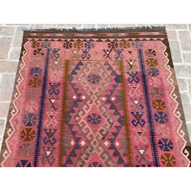 2000 - 2009 Afghan Maimana Kilim Area Rug, Handwoven Wool, 5x10, Rose & Navy For Sale - Image 5 of 16