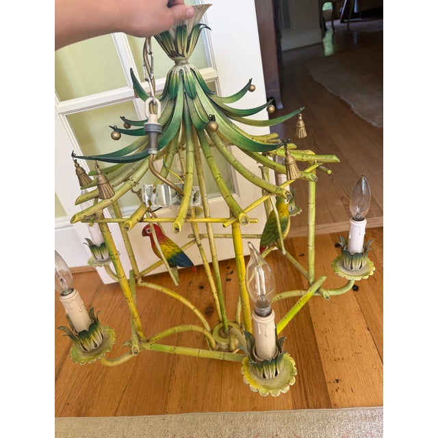 1960s Mid-20th Century Coastal Chinoiserie Regency Pagoda Tole Faux Bamboo Chandelier For Sale - Image 5 of 10
