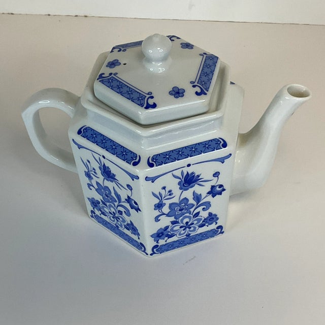 Cornflower Blue Vintage Italian Tuscany Style Blue and White Porcelain Tea Pot For Sale - Image 8 of 10
