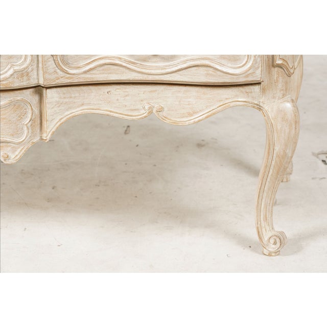 French Provincial 1970s Baker Furniture Louis XV Style Bleached Serpentine Bombe Chest With Bronze Mounts For Sale - Image 3 of 11