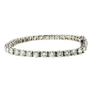 21st-Century 14k White Gold 40 Diamonds Weigh Approximately 10 Carats Bracelet For Sale