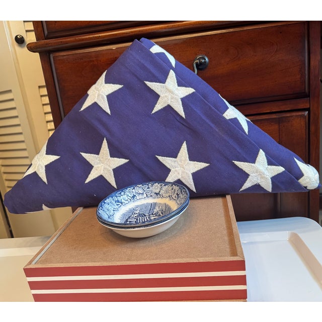 Pair of Vintage Liberty Blue Betsy Ross Bowls – Historic Colonial Scenes Transferware, Made in England - a Pair For Sale In Houston - Image 6 of 7