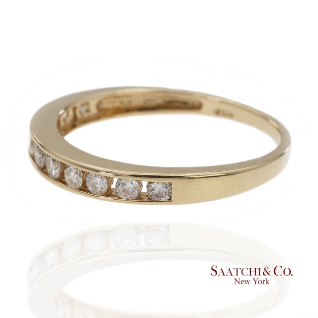 Contemporary 14k 585 Solid Yellow Gold Natural Diamond Band Ring, Size 8 For Sale - Image 3 of 12