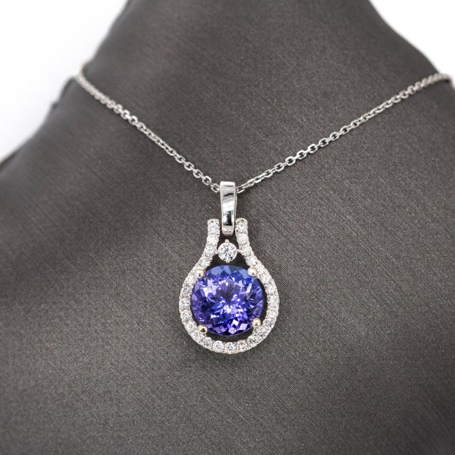 Art Deco 2cts Tanzanite and Earth Mined Diamonds Pendant in Solid 14k White Gold | Rd 8mm For Sale - Image 3 of 8