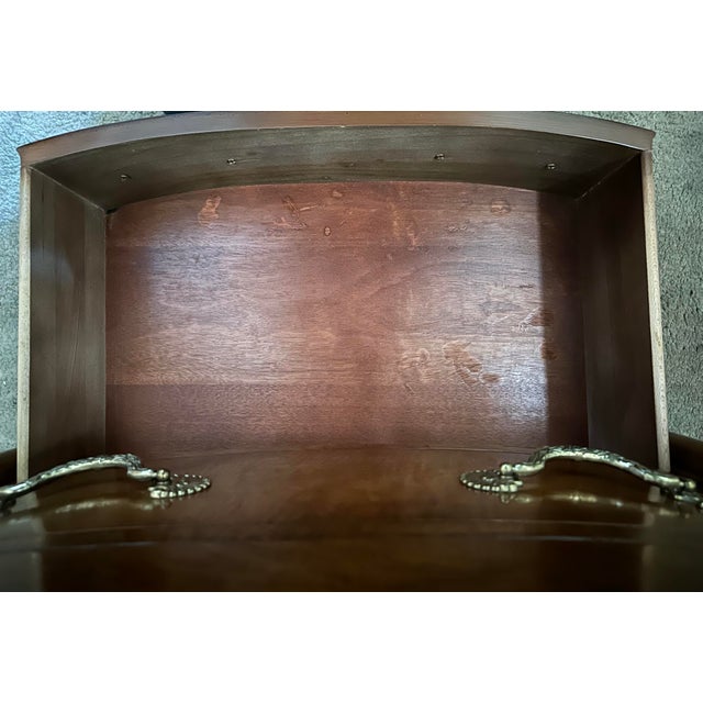 Wood Late 20th Century Henredon Burl Elm Neoclassical Marble Top Nightstand Bedside Chest For Sale - Image 7 of 11