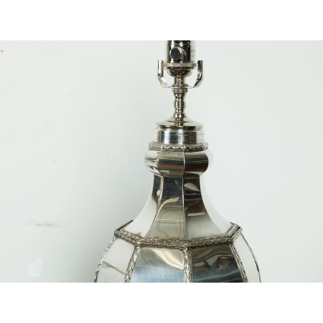 English 1940s Silver Plated Table Lamps with Bious-et-Augax Armorial Crest - a Pair For Sale - Image 3 of 7