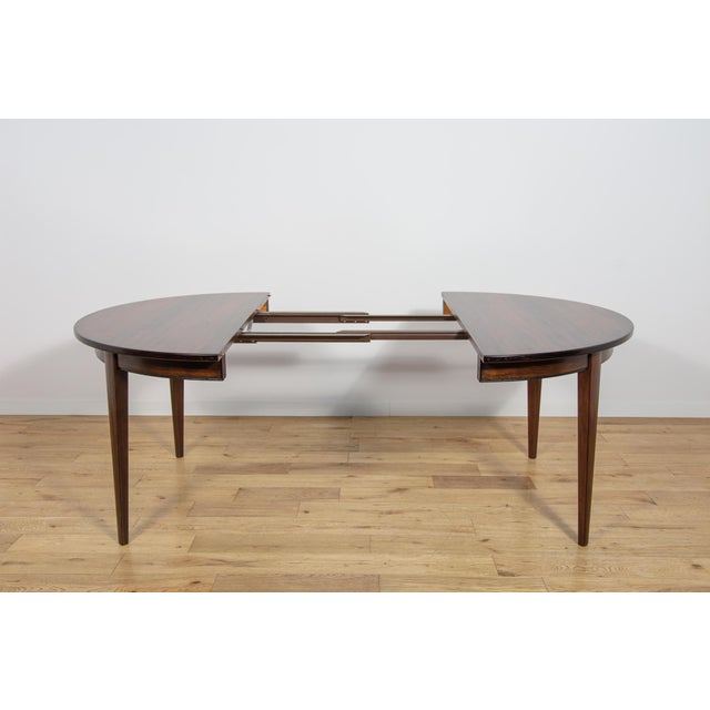 1960s Mid-Century Modern Round Rosewood Model 55 Dining Table by Gunni Omann for Omann Jun, Denmark, 1960s For Sale - Image 5 of 17