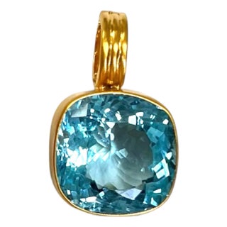 Blue Topaz Enhancer, (53 ct Blue Topaz) For Sale
